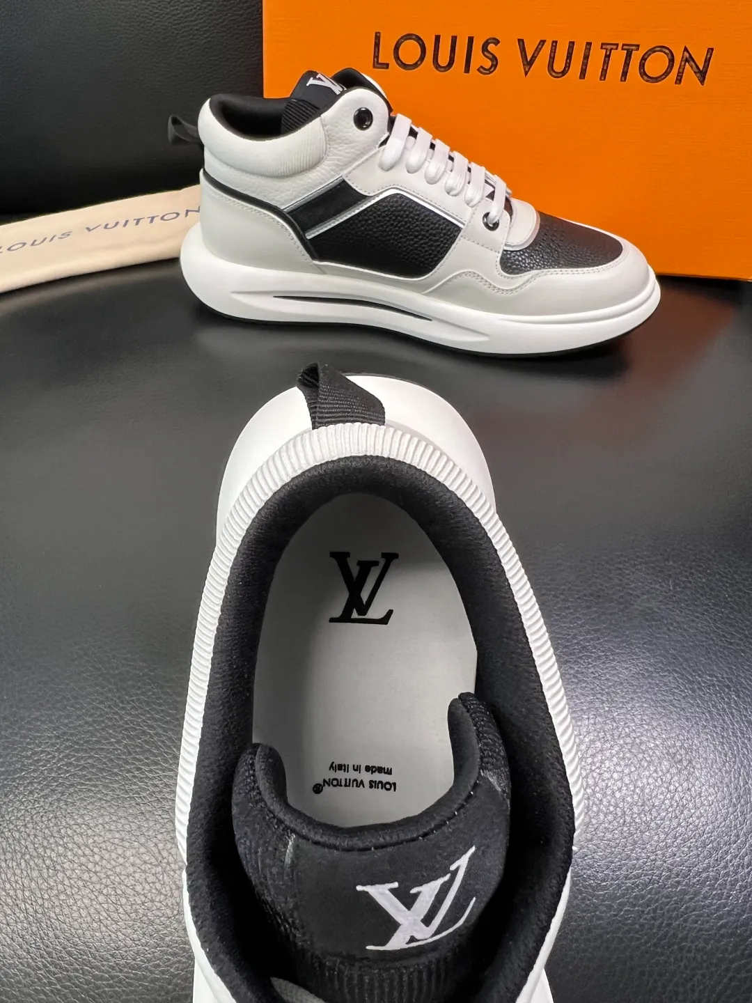 Men's shoes 💰820 Lv high quality top crafts Louis Vuitton, sports sneakers counter synchronization, uppers imported from Italy, high quality splicing colorful complex crafts, imported mesh pads soft and comfortable, soles: original soles specially provided by the original factory, T men's shoes 💰U exclusive movable molded soles super comfortable, original factory single goods, code number 39-44 (customized 38 45)